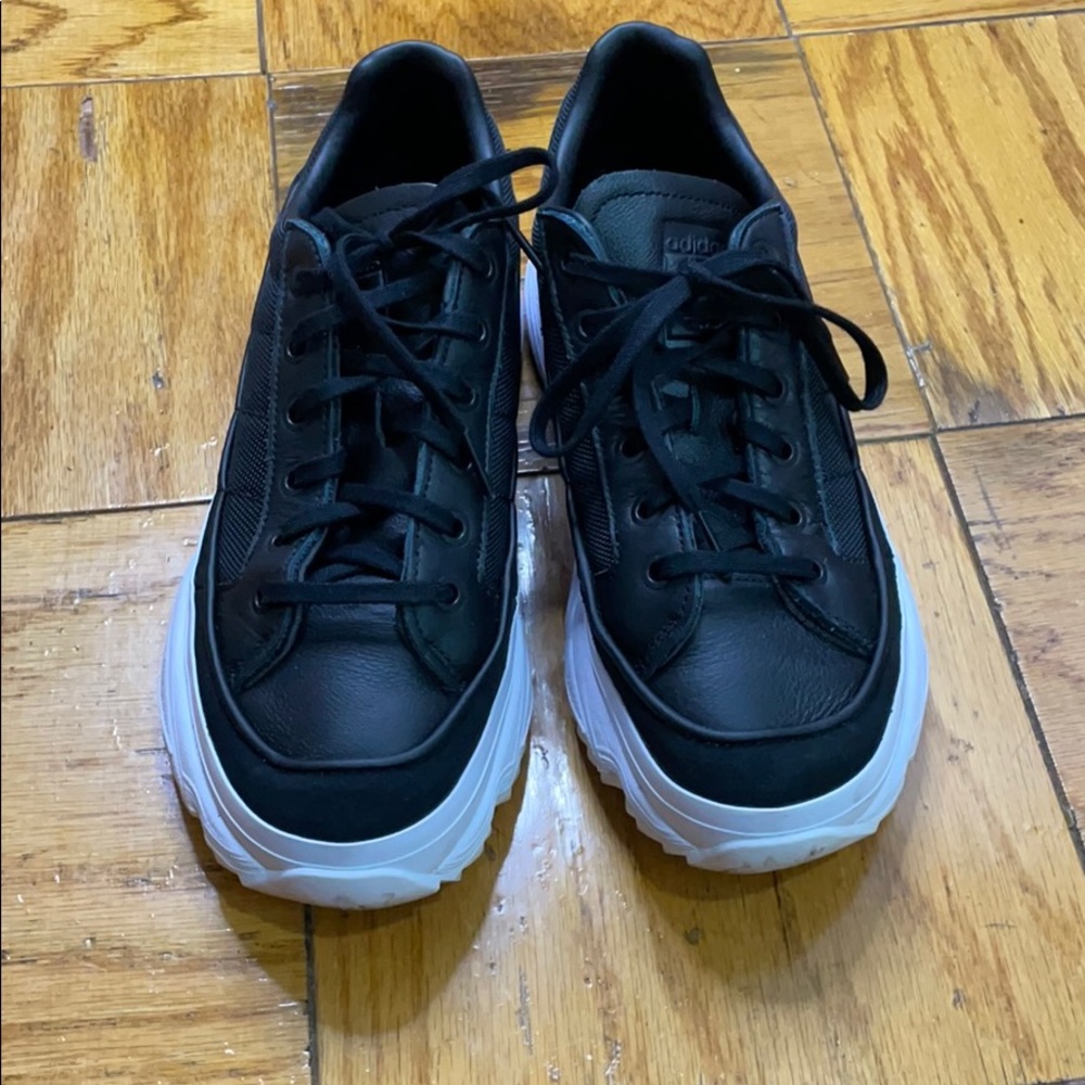 Adidas Sneakers